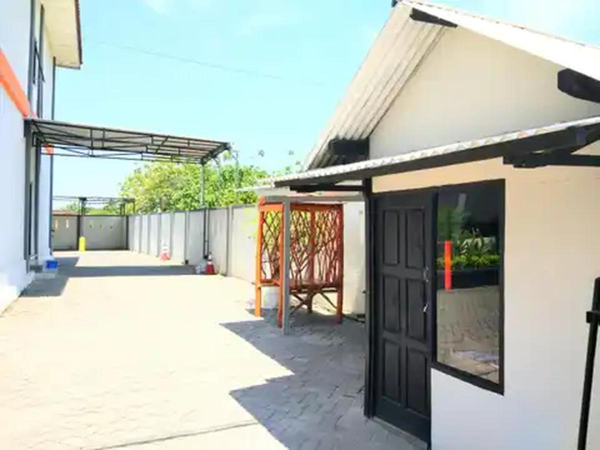 Reddoorz At Hotel Nuansa Ngawi Luaran gambar